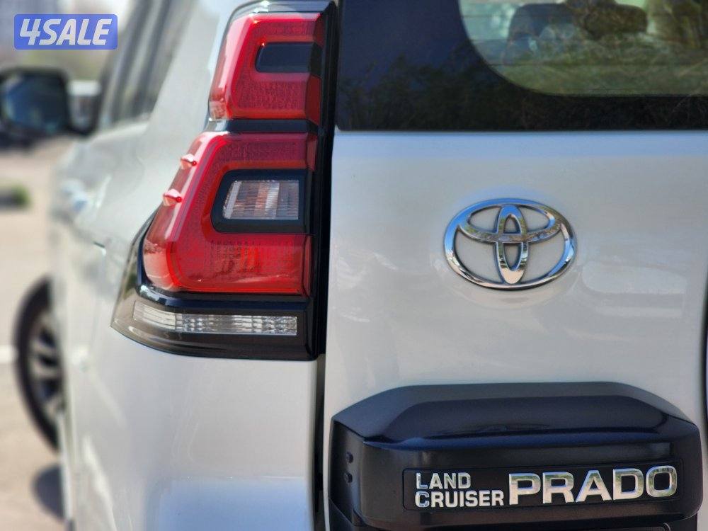 تويوتا برادو TXL أعلى درجة صبغ الوكالة عداد 54 ألف سرفس منتظم موديل 2215