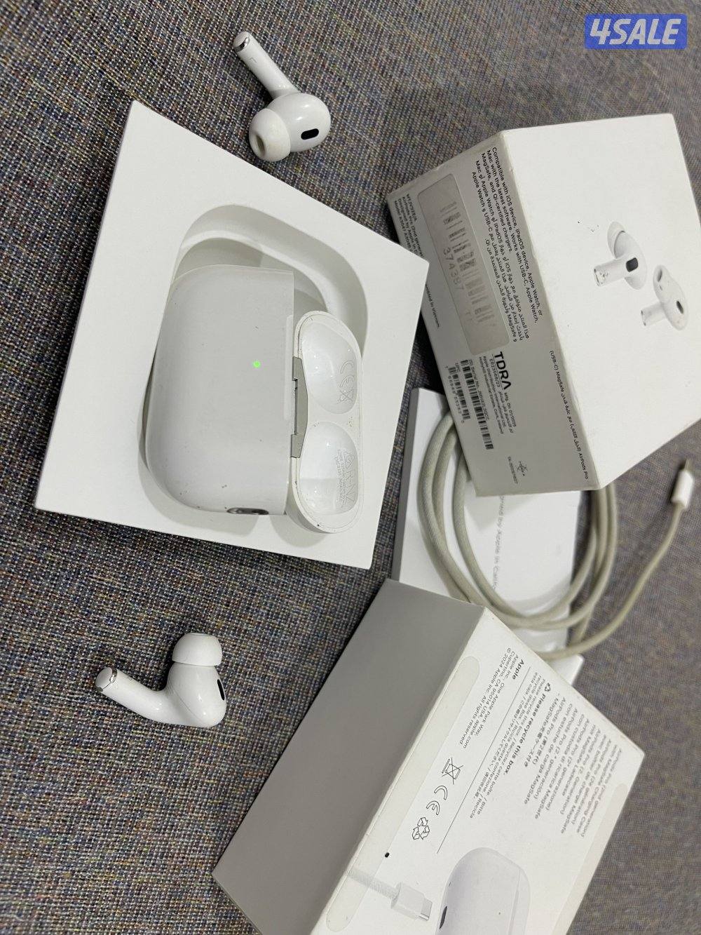 سماعة ابل برو 2 تو تايب سي شحن نظيفة حيل وشغالة تمام مع الكرتون2