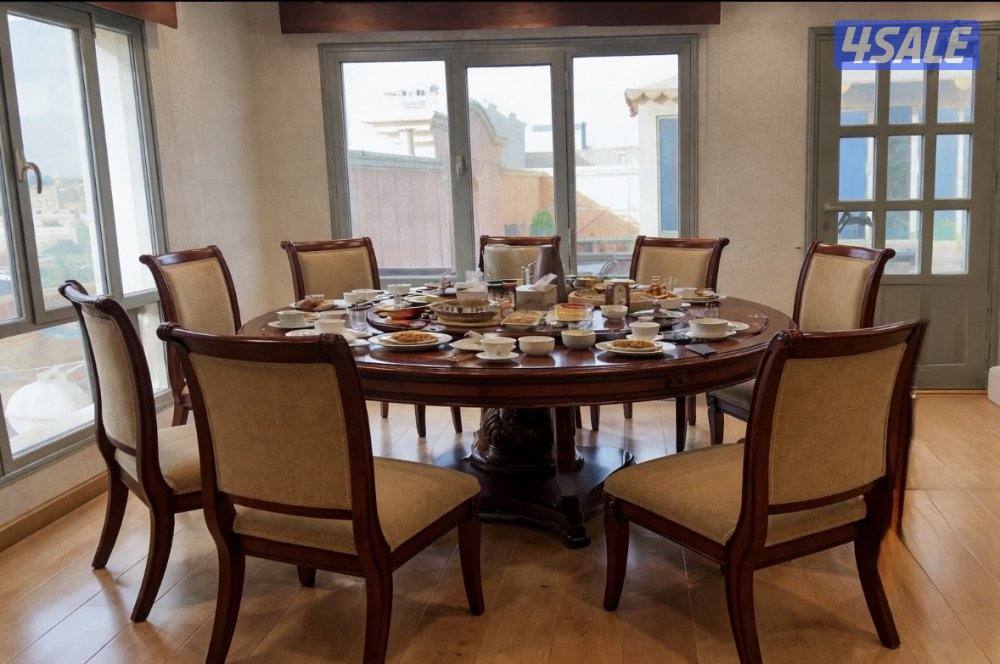 للبيع طاوله ٨ اشخاص مستعمل نظيف0