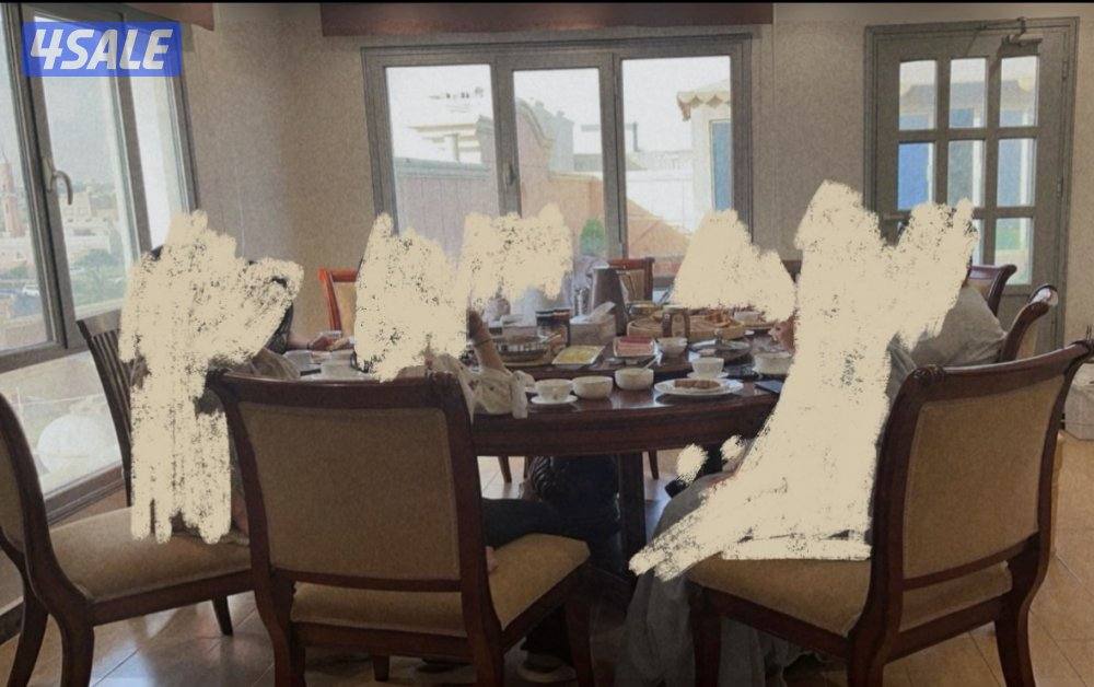 للبيع طاوله ٨ اشخاص مستعمل نظيف2