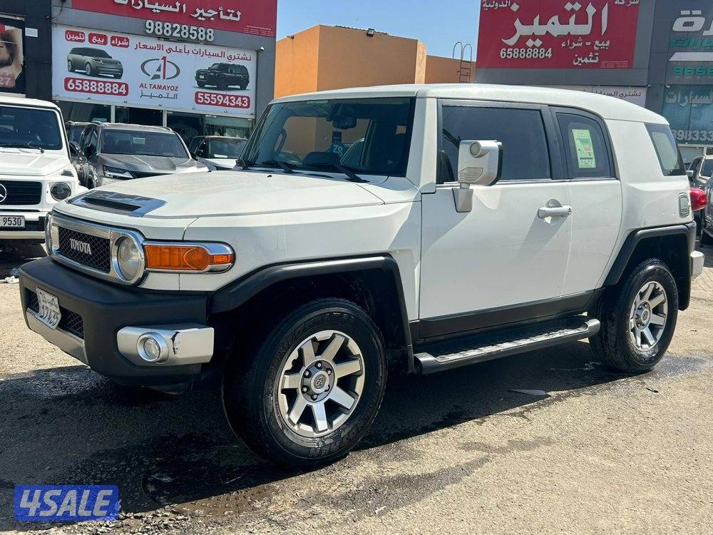 تويوتا FJ cruiser موديل 2017 ماشي 355.000 k.m وارد الساير.صبغ وكالةً0