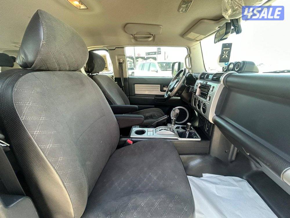 تويوتا FJ cruiser موديل 2017 ماشي 355.000 k.m وارد الساير.صبغ وكالةً5