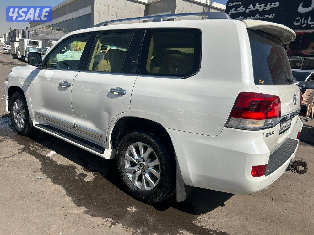 تويوتا لاند كروزر GX.R-V8 موديل 2016 ماشى 390.000 k.m وارد الساير .3