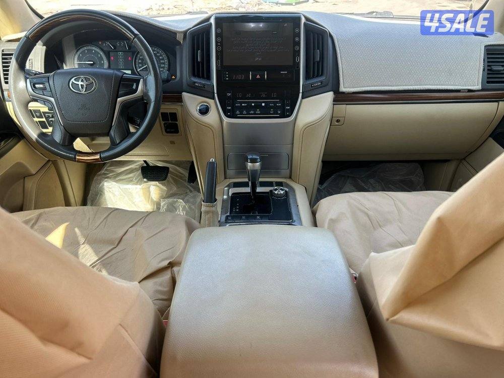 تويوتا لاند كروزر GX.R-V8 موديل 2016 ماشى 390.000 k.m وارد الساير .6