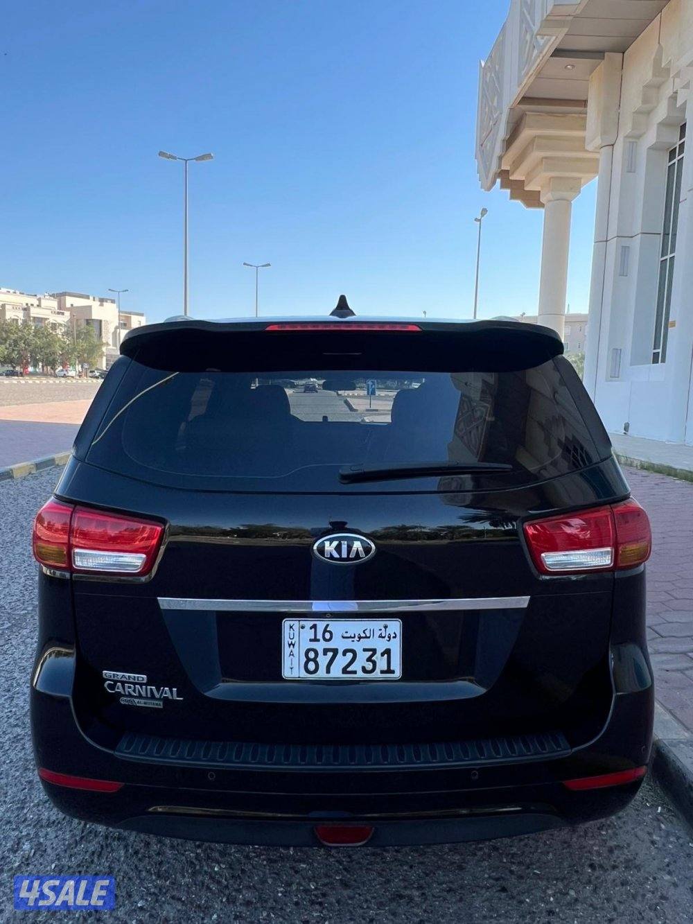 للبيع كيا كرنفال موديل 20182