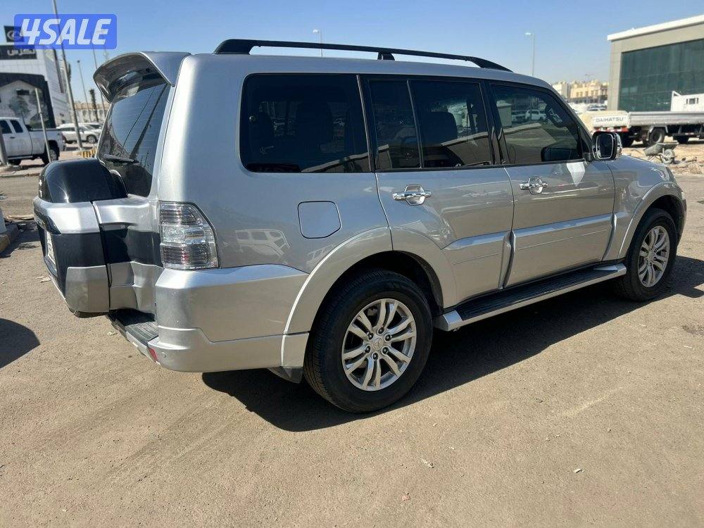 ميتسوبيشى باجيرو GLS -V6 موديل 2020 ماشى 186.000 k.m  وارد الملا .3