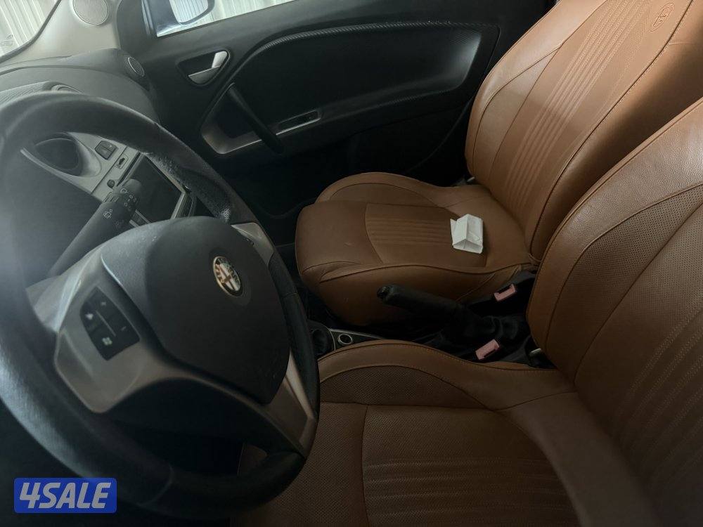 للبيع فقط الفا روميو mito 20134