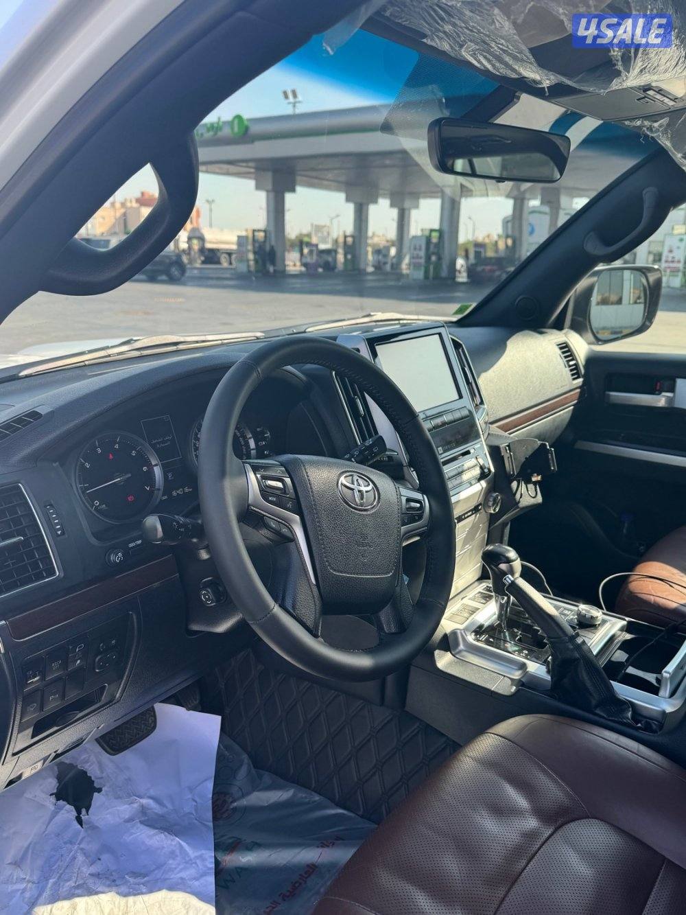 لاندكروزر VXR 2018 بريمي فل كامل2