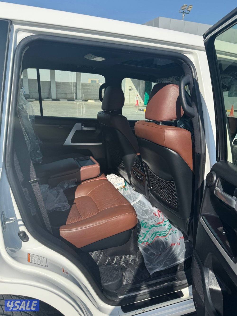 لاندكروزر VXR 2018 بريمي فل كامل3