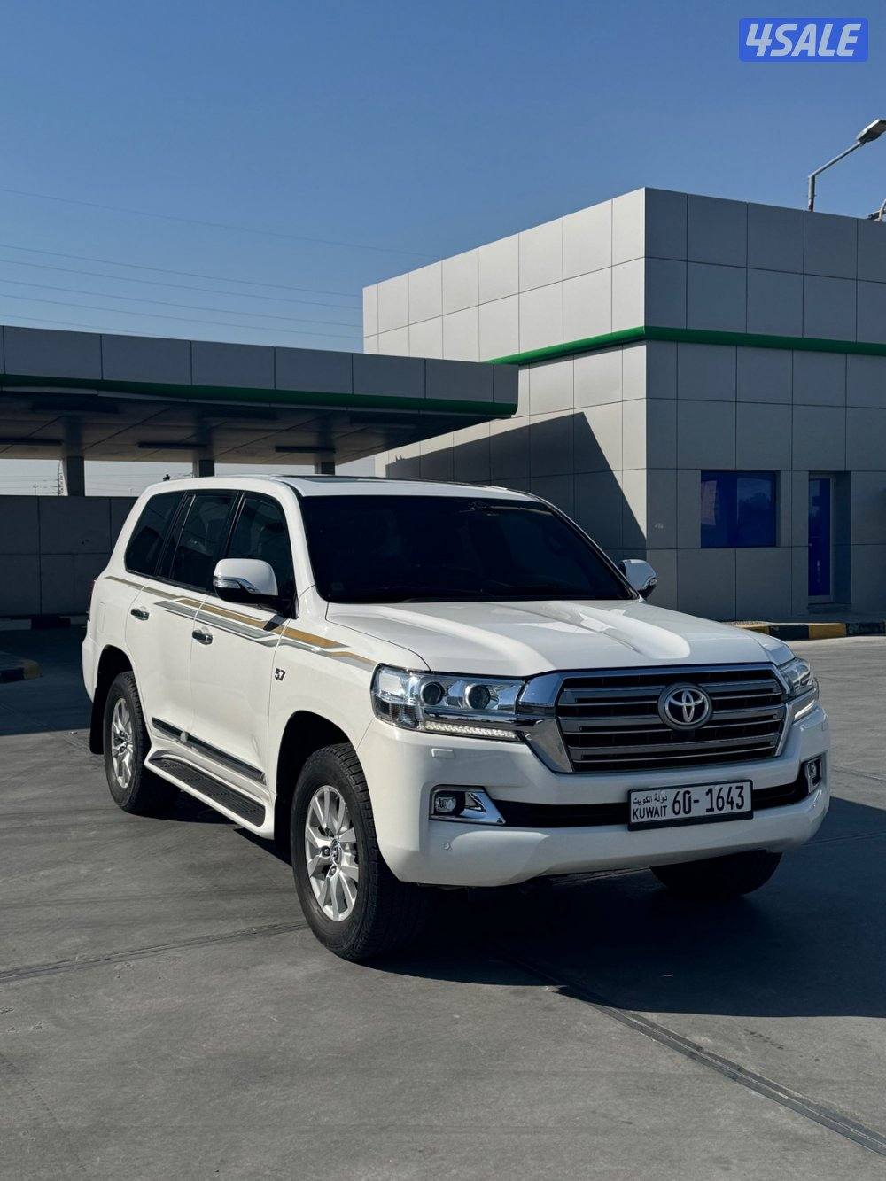 لاندكروزر VXR 2018 بريمي فل كامل4