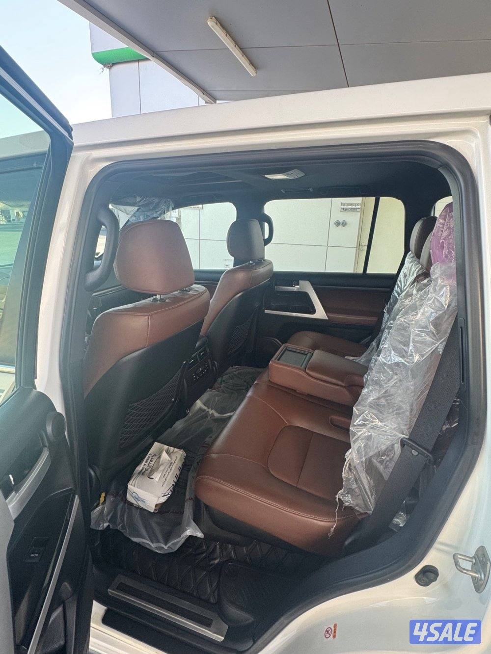 لاندكروزر VXR 2018 بريمي فل كامل5