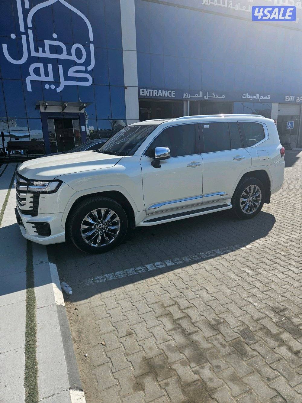 للبيع لاندكروزر (VX AERO S) موديل 2023 ماشي 21600 الف كم بحالة الوكالة1