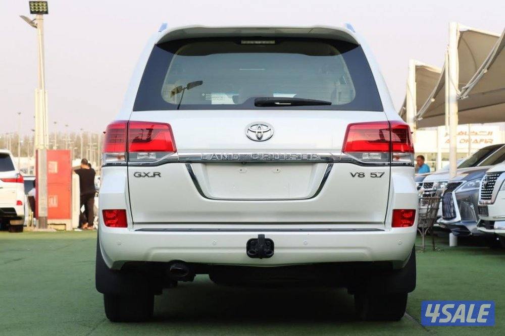 تويوتا لاندكروزر GXR 2017 وكاله البحرين تصدير مع تخليص اقرا الاعلان2