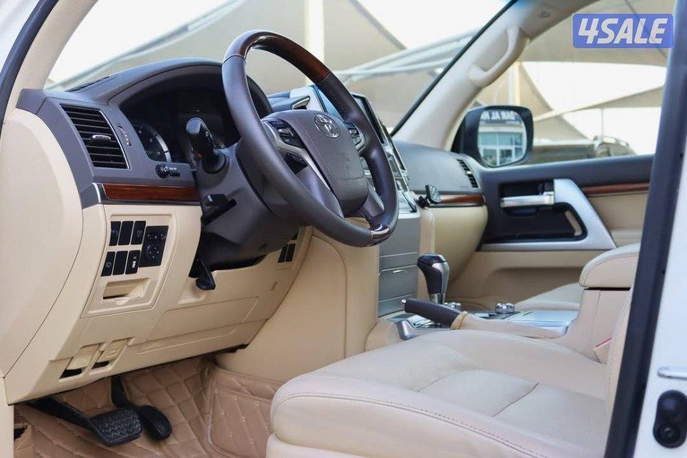 تويوتا لاندكروزر GXR 2017 وكاله البحرين تصدير مع تخليص اقرا الاعلان5