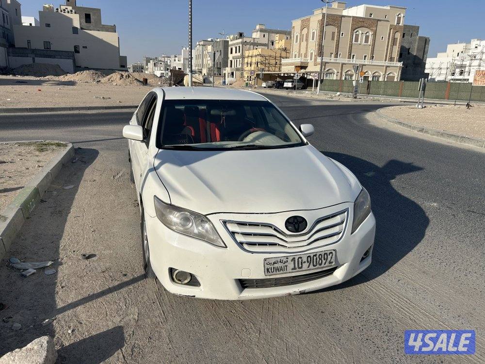 للبيع كامري موديل ٢٠١١ لون ابيض رقم ثلاث خمسات واحد خمس اربع خمس اربع1