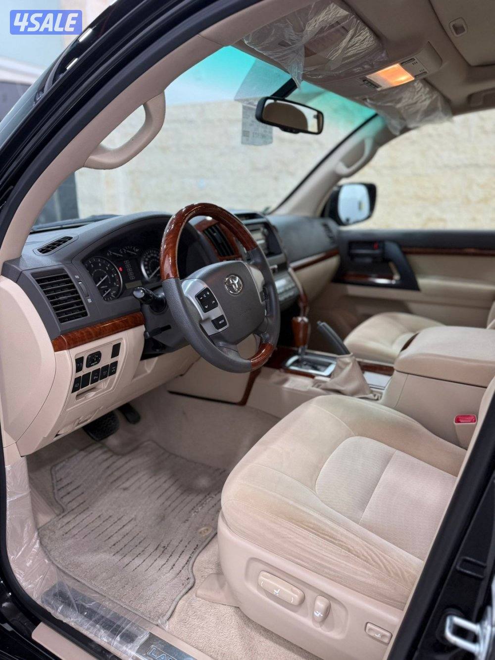 للبيع لاند كروزر 2012 ماشي 156الف وارد الساير4