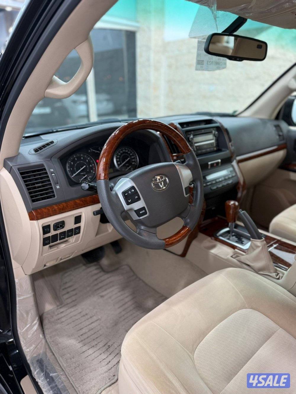 للبيع لاند كروزر 2012 ماشي 156الف وارد الساير5