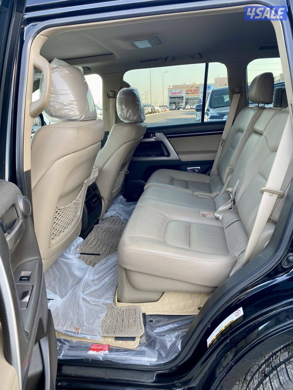 لاند كروزر VXR الساير موديل 2010 عداد 1466