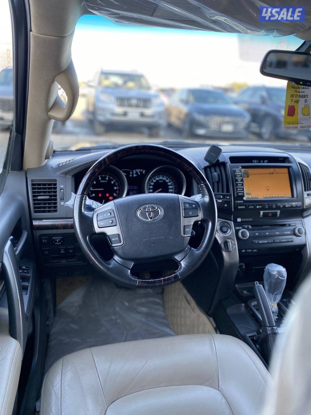 لاند كروزر VXR الساير موديل 2010 عداد 1468