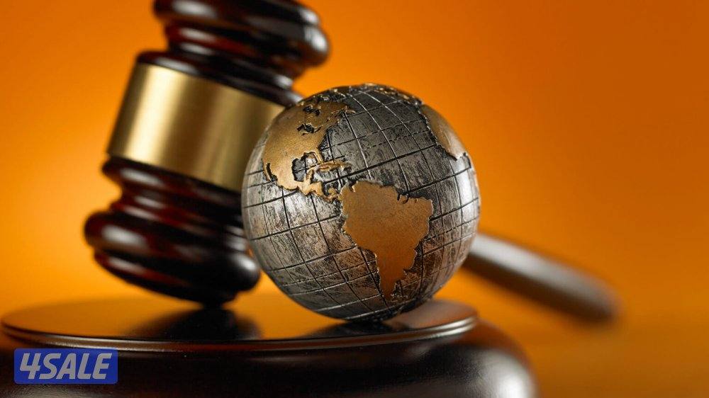 أستاذ جامعي ومدرّس0