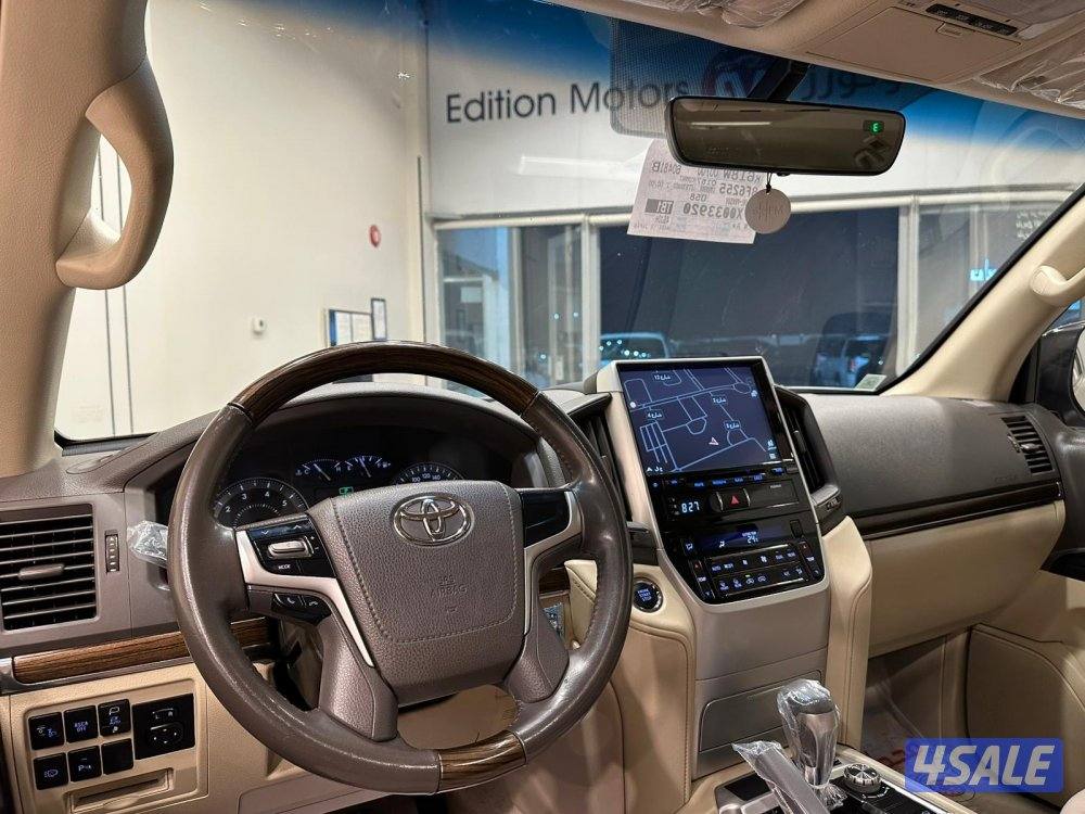 لاندكروزر GXR8