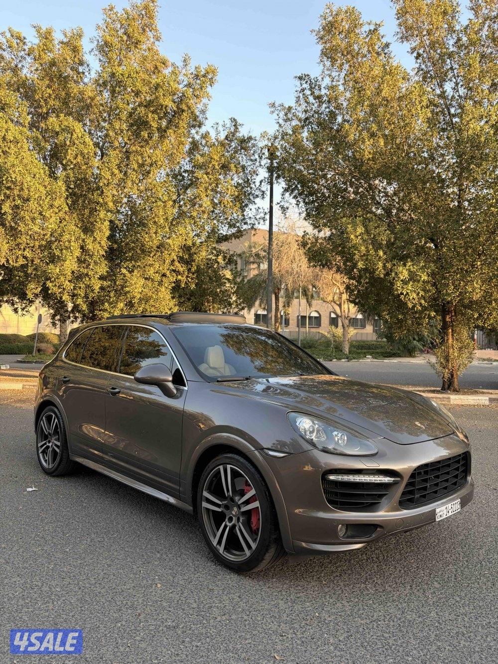 للبيع بورش كاين تيربو v8 twin turbo4