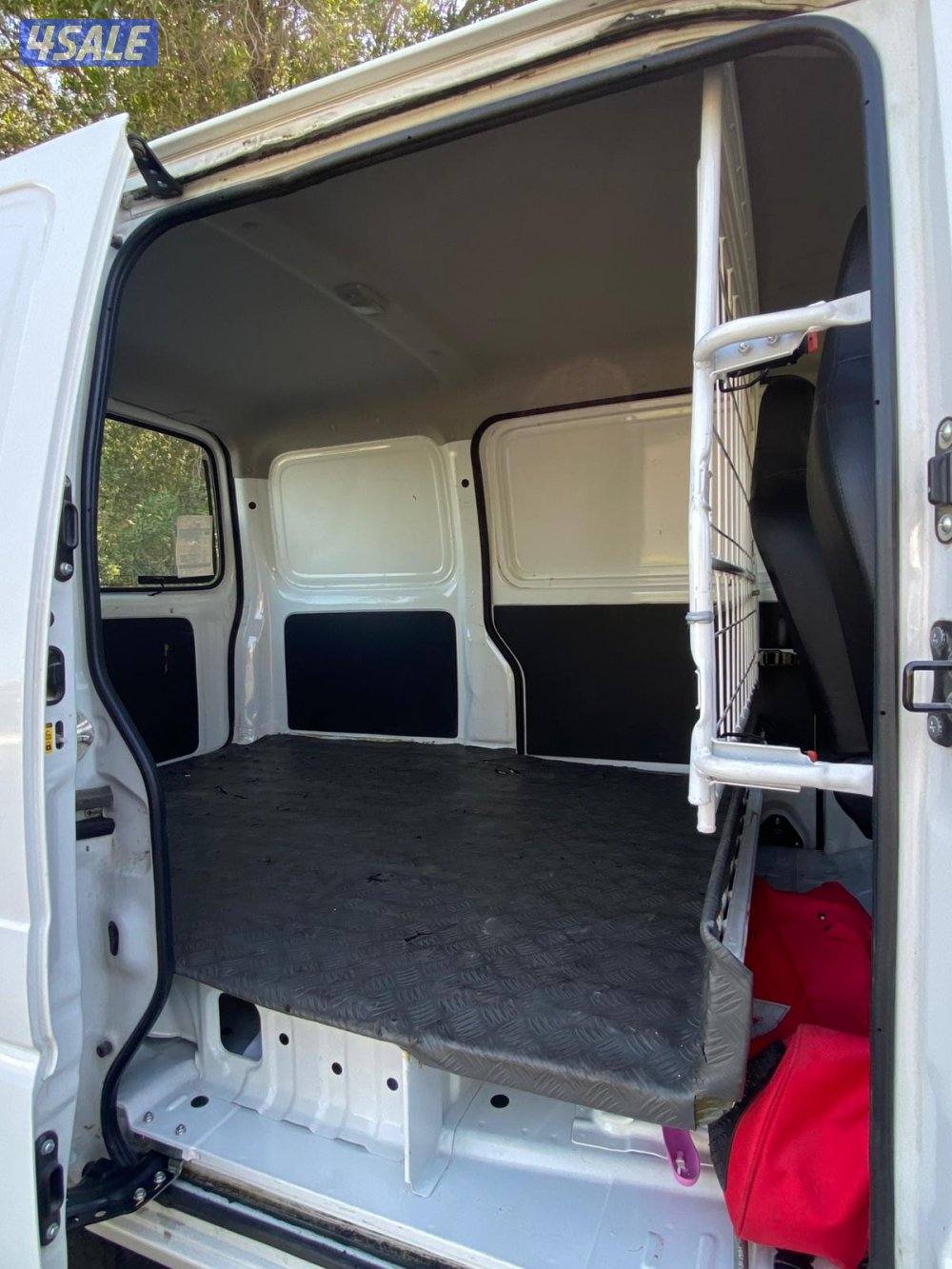 للبيع باص مقفل5