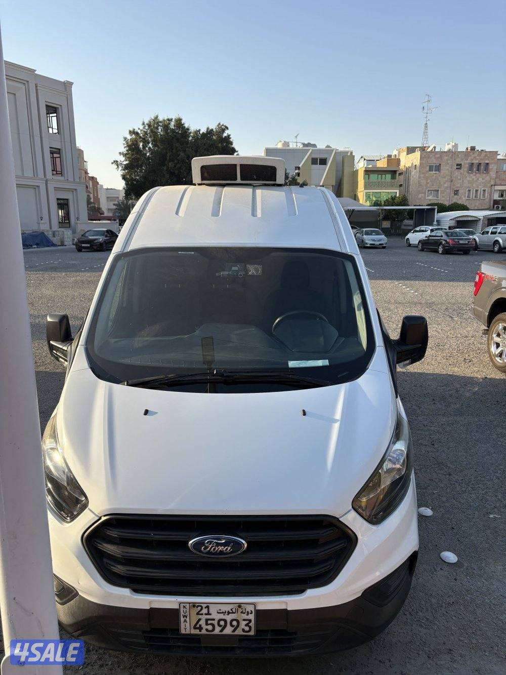 فان ثلاجه فورد سقف عالي راكب عليه ثلاجه جديده من الملا لم تستعمل نهائي1