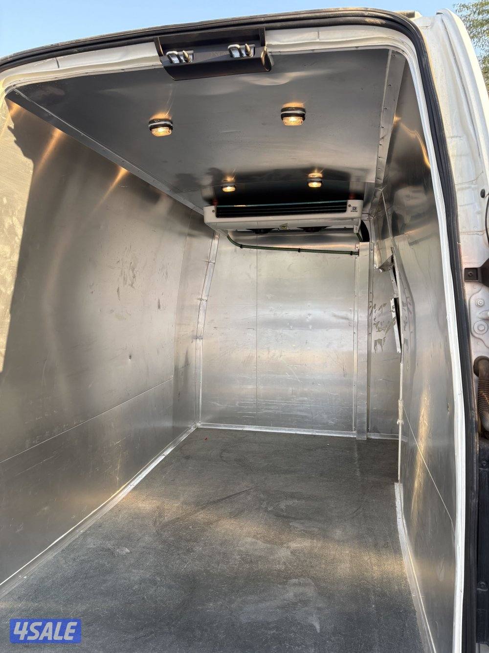 فان ثلاجه فورد سقف عالي راكب عليه ثلاجه جديده من الملا لم تستعمل نهائي6