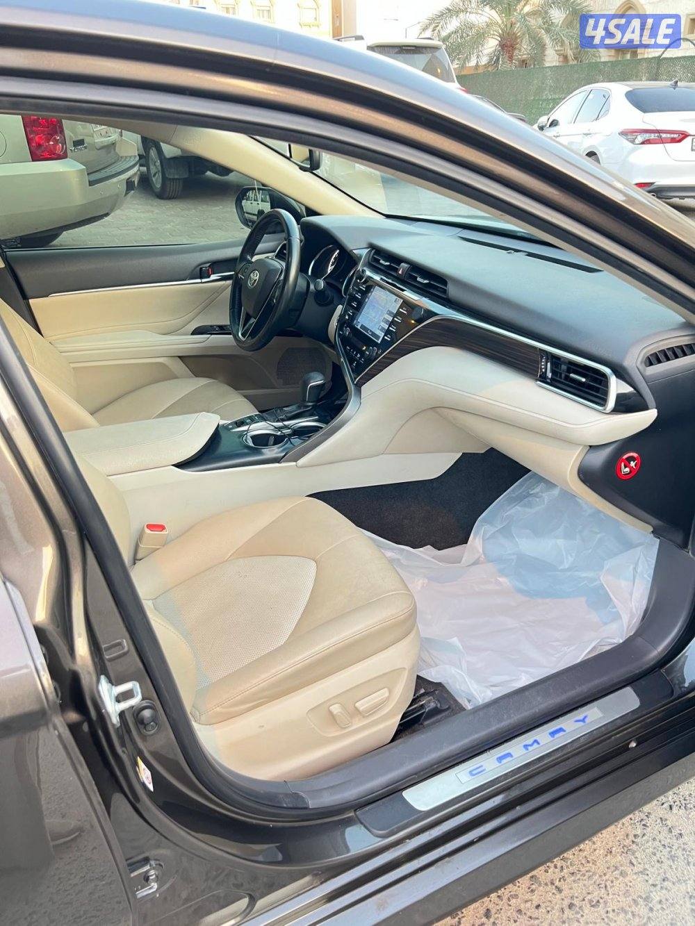 للبيع كامري 2018 6سلندر شرط الفحص4