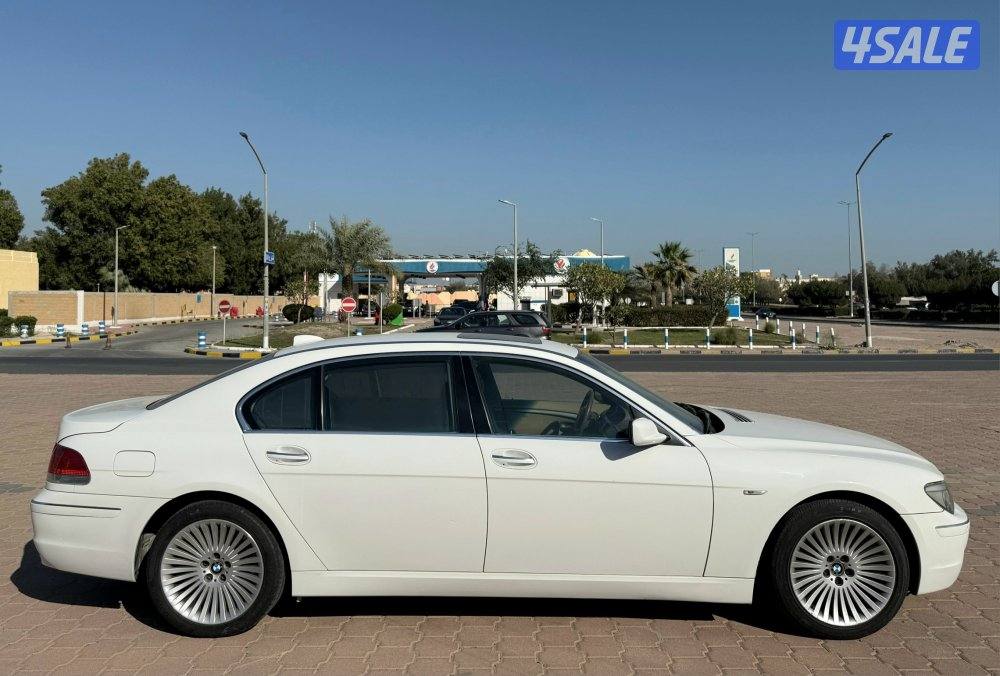 بحالة ممتازة بي ام دبليو 750LI الغانم 2006 ماشي 248 الف محركات نظيفة3