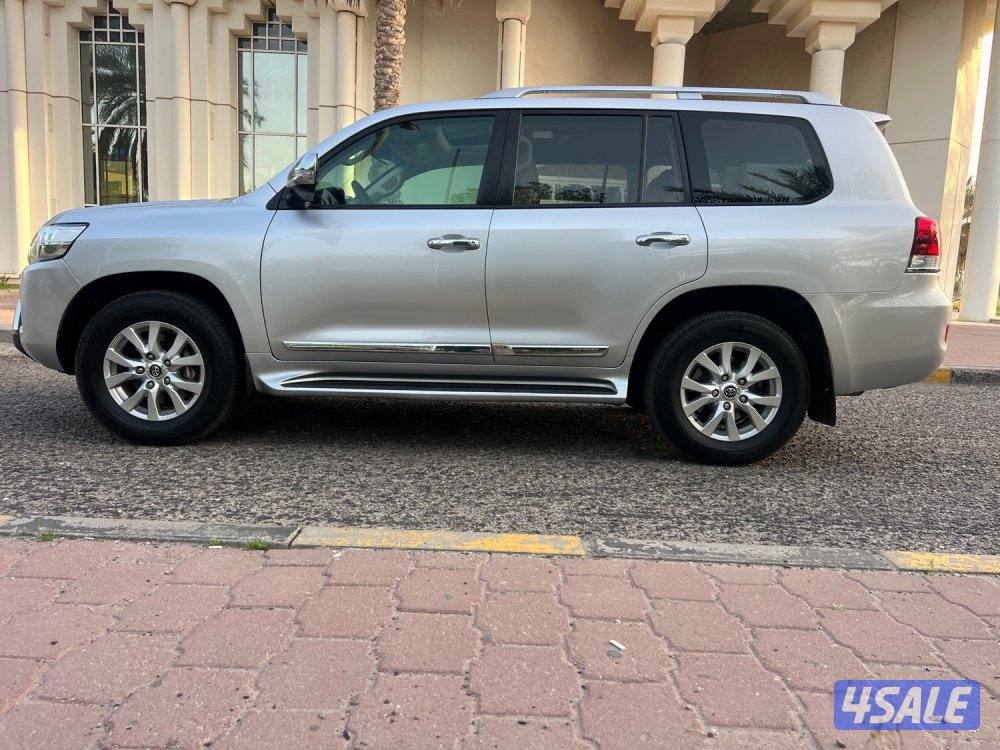 لاندكروز موديل ٢٠١٦ ماشي ١٠٣ الدرجه الاولي فتحه جلد شاشه بصمه كامره1