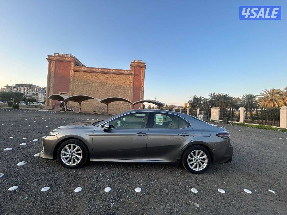 كامري موديل 2024 LE  بحالة الوكاله5