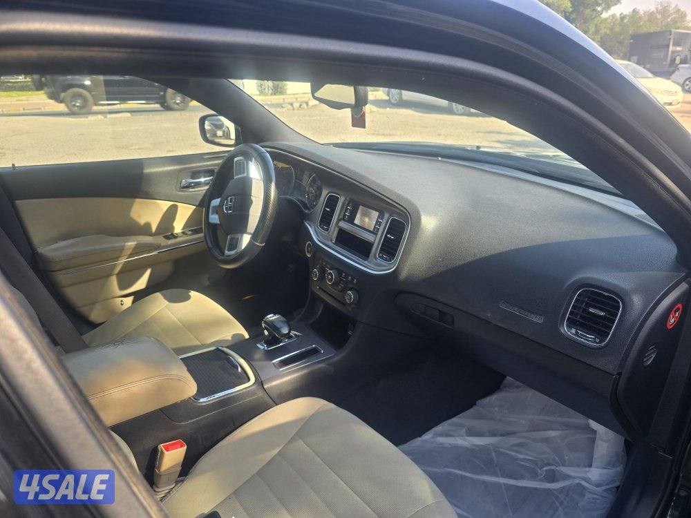 دودج تشارجر موديل 2013 فئة V6 بحالة ممتازة وبدون حوادث10
