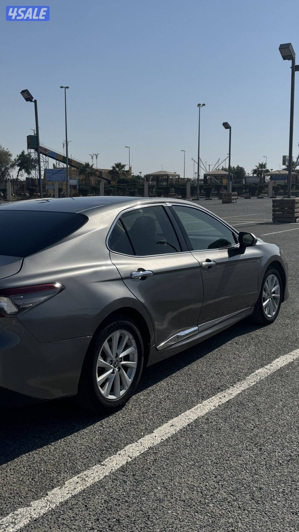 للبيع تويوتا كامري 2022 GLE نظيف ماشي 98 الف شرط الفحص4