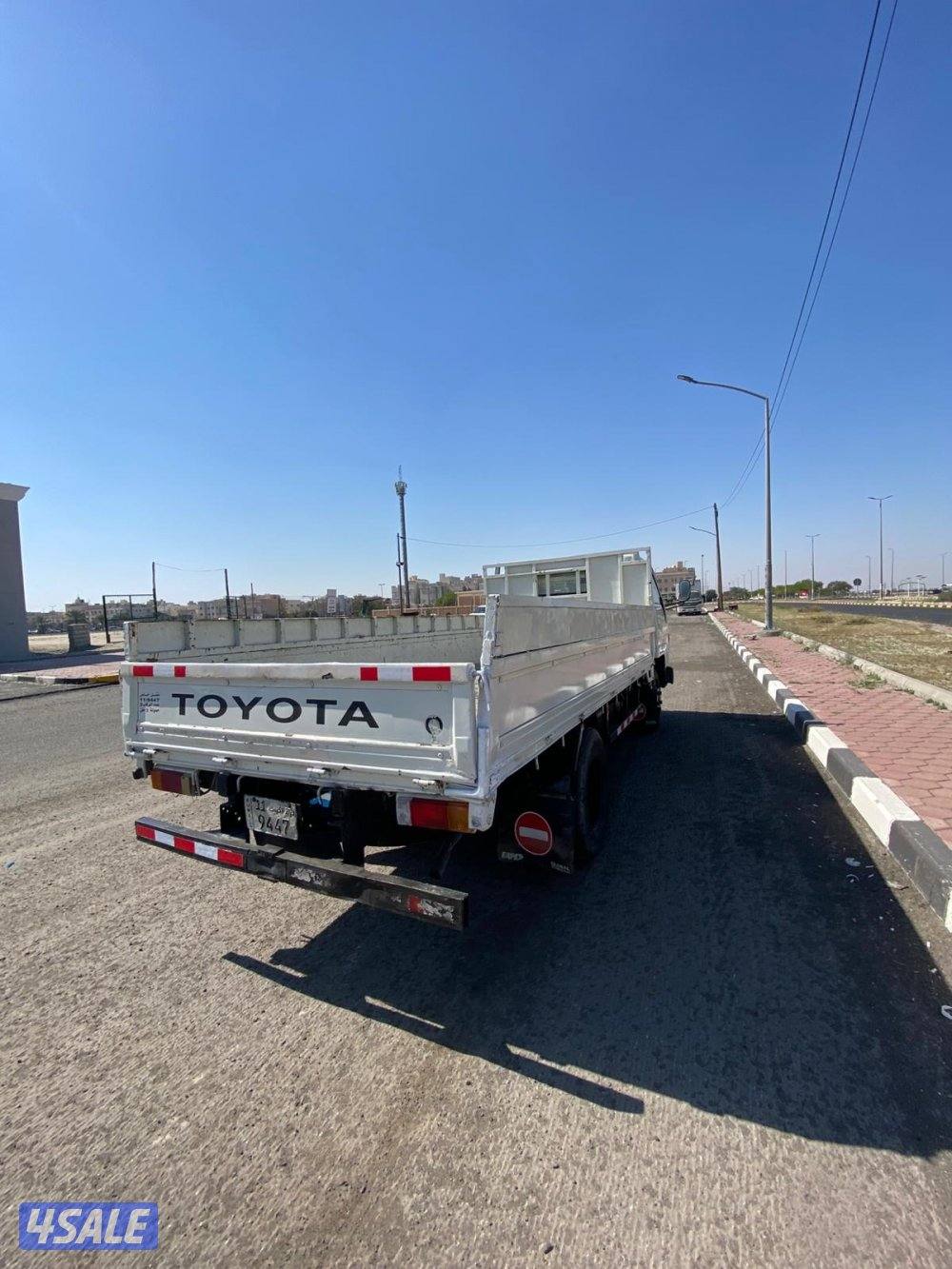 للبيع هاف لوري حجم 3002