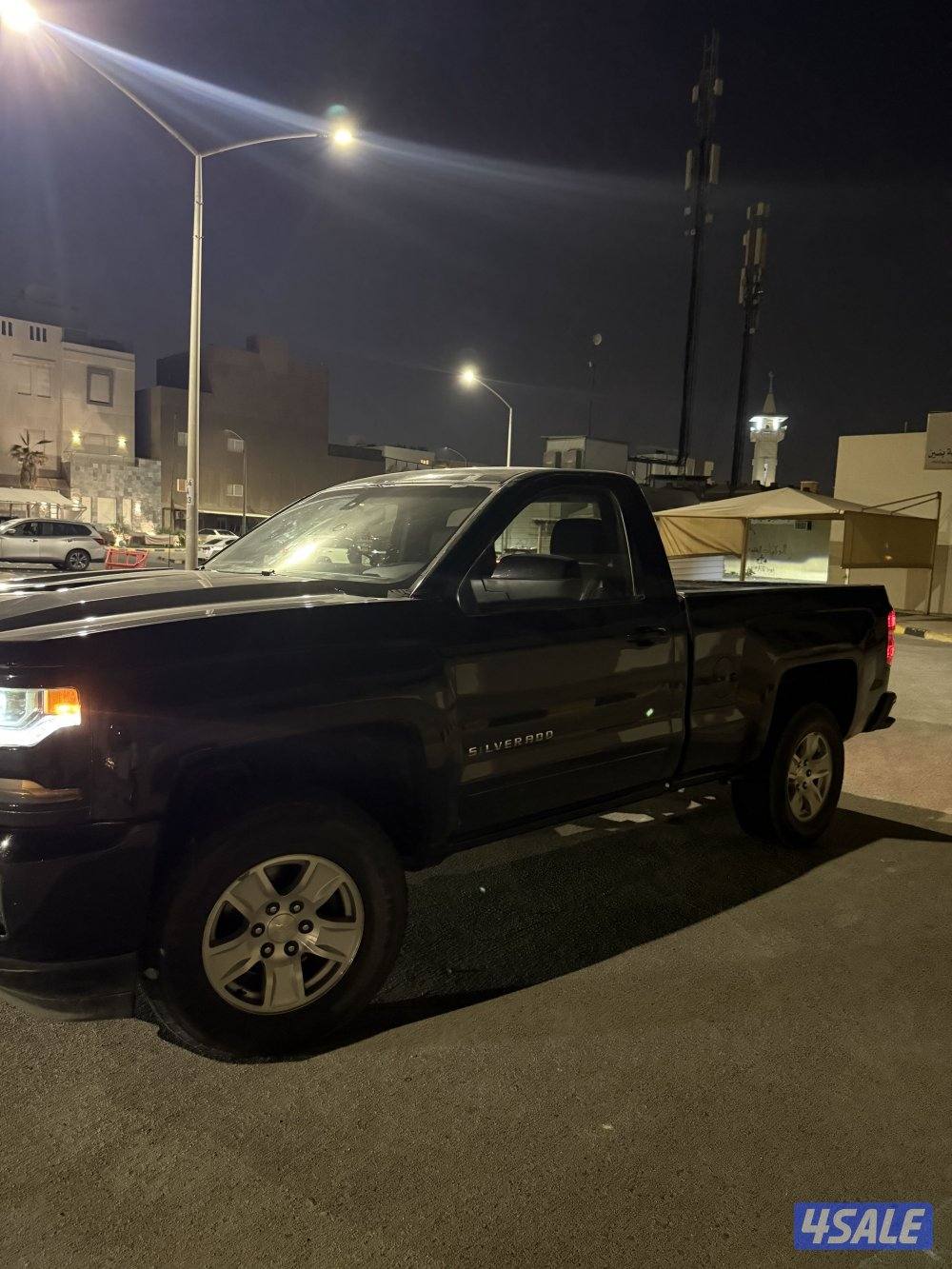 للبيع سلفرادو ماشي ٣٧٧ الف2