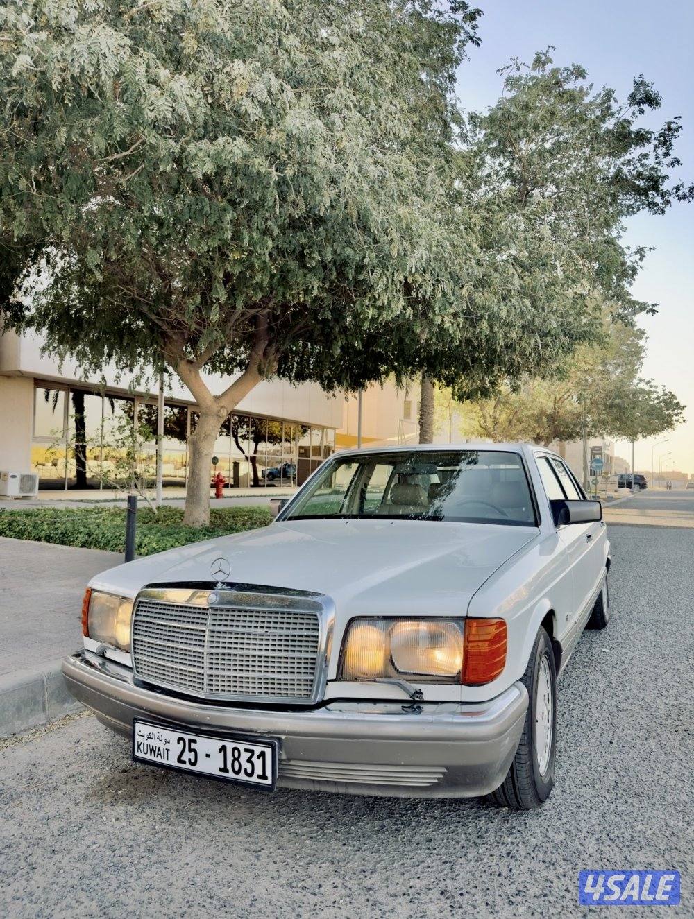 Mercedes 280 SEL (1983)1