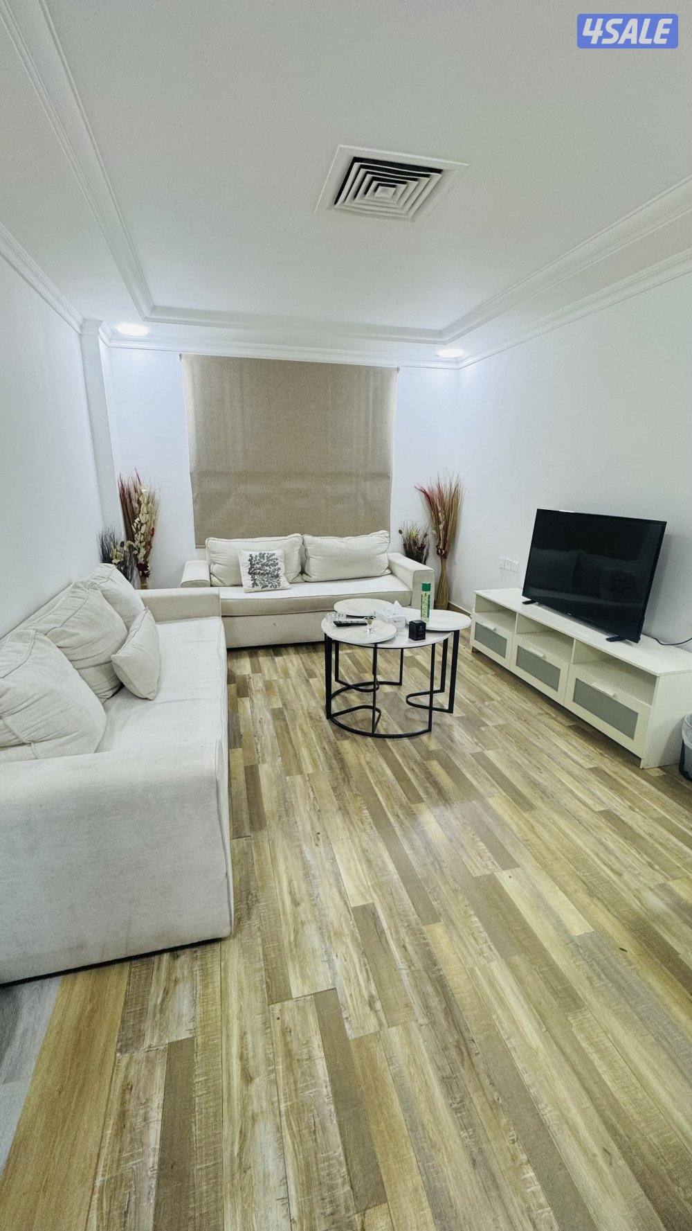 شقه للايجار بحولي غرفة وصالة2