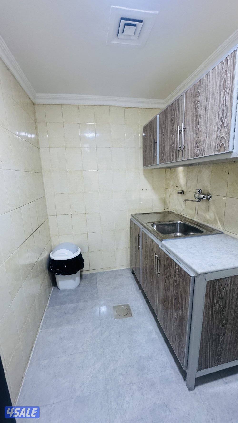 شقه للايجار بحولي غرفة وصالة9