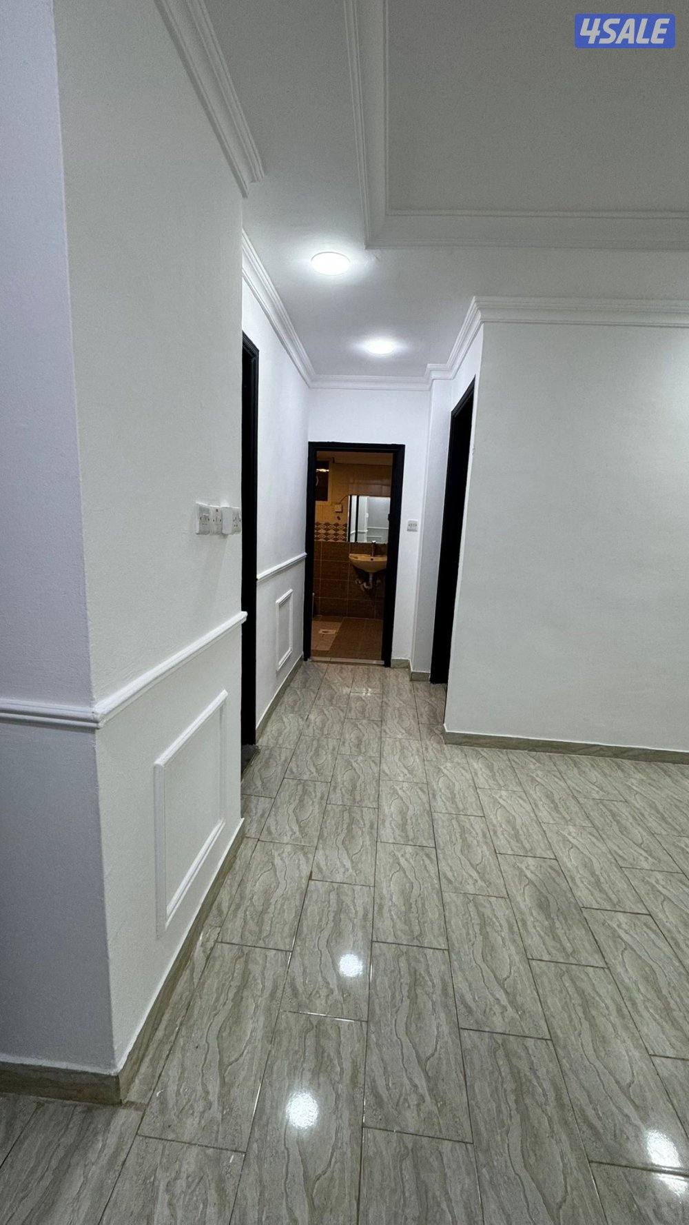 شقه للايجار بحولي غرفة وصالة11