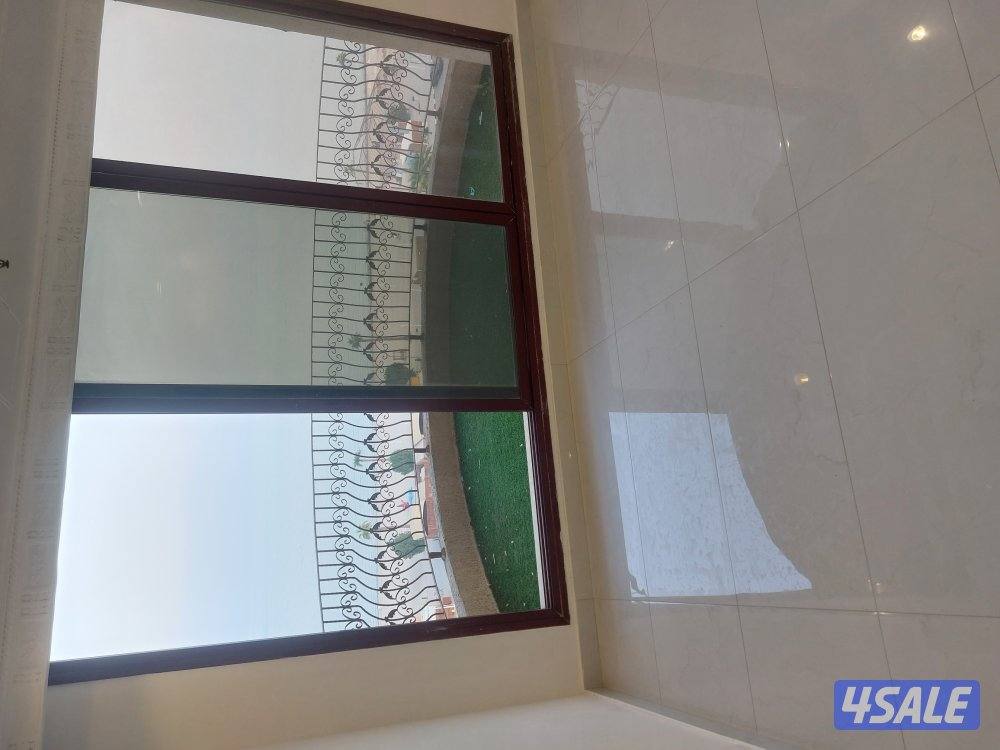 شقه للايجار شاطئ البلاجات السالميه صف اول على البحر مباش6