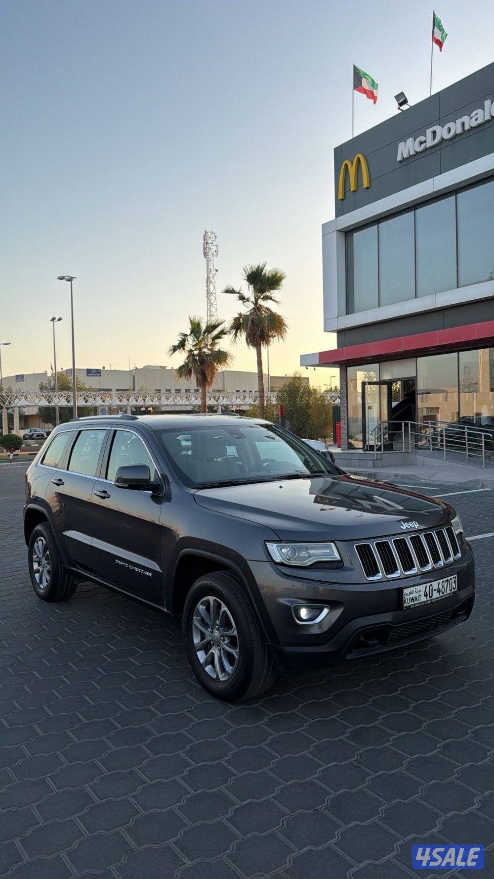 للبيع جراند شيروكي شرط الفحص صبغ وكاله LAREDO1