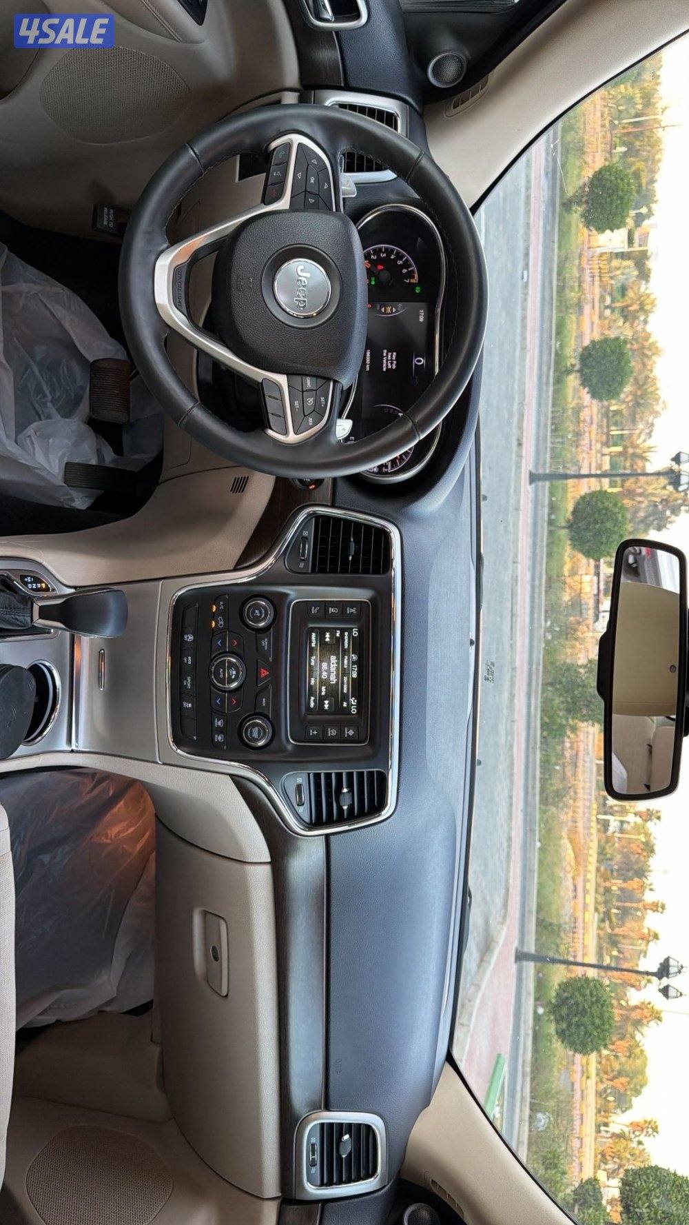 للبيع جراند شيروكي شرط الفحص صبغ وكاله LAREDO5