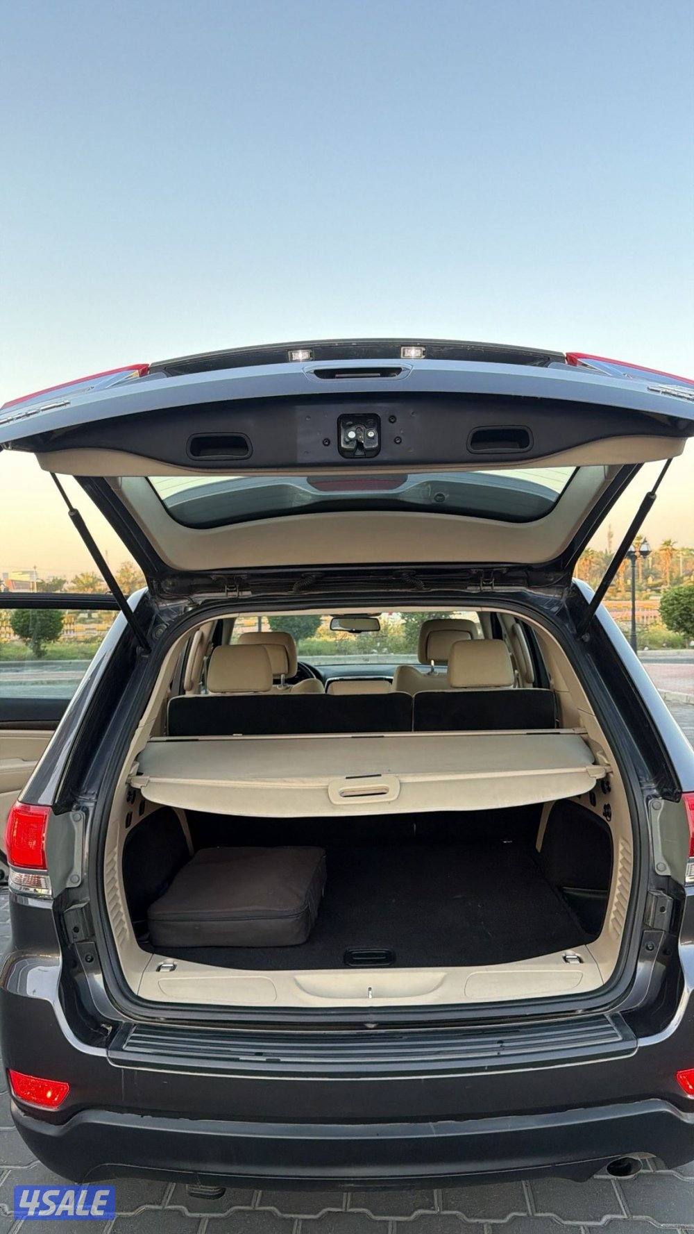 للبيع جراند شيروكي شرط الفحص صبغ وكاله LAREDO6