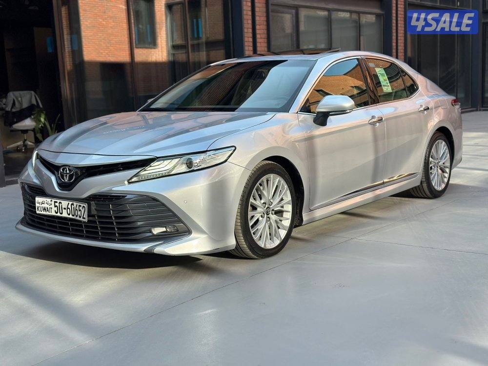 للبيع كامري ليمتد موديل2018 عداد 115 سيرفس منتظم صبغ الوكاله4