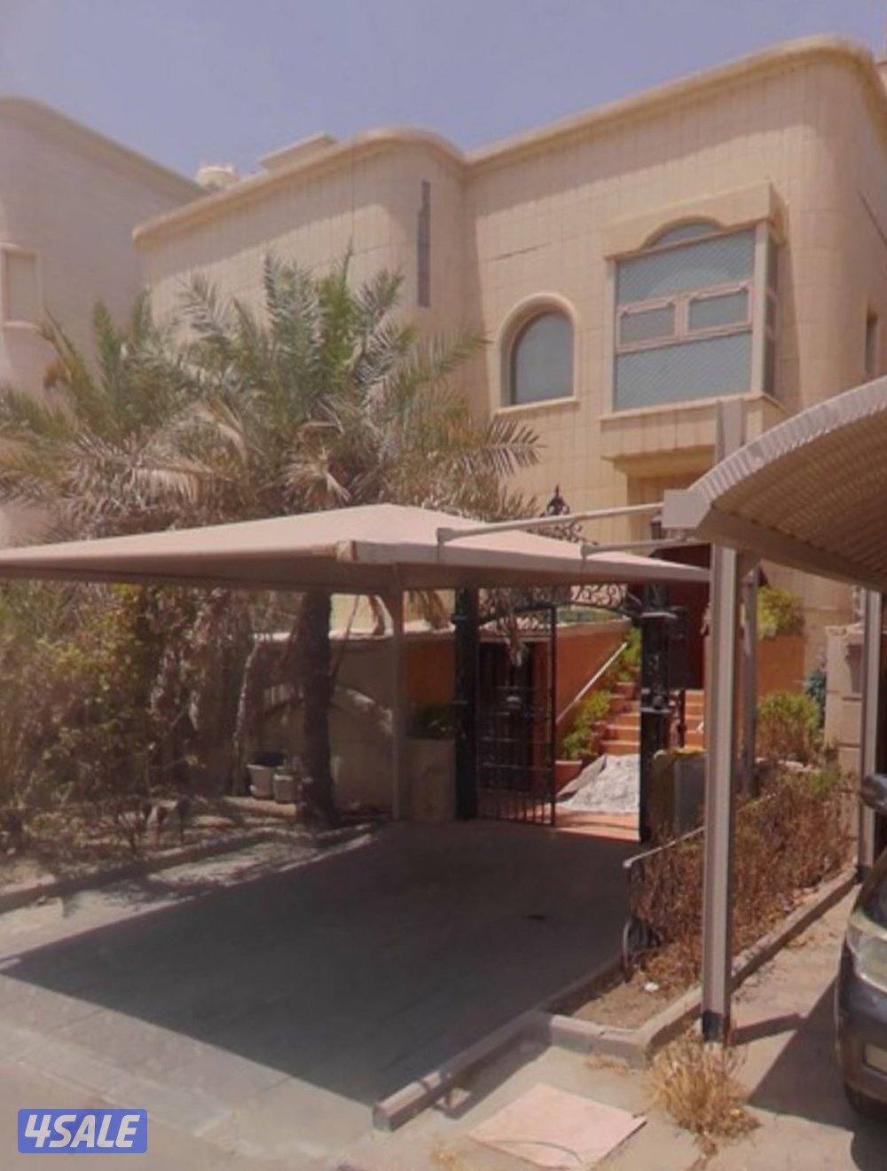 للبيع فيلا في القرين القسايم ق30