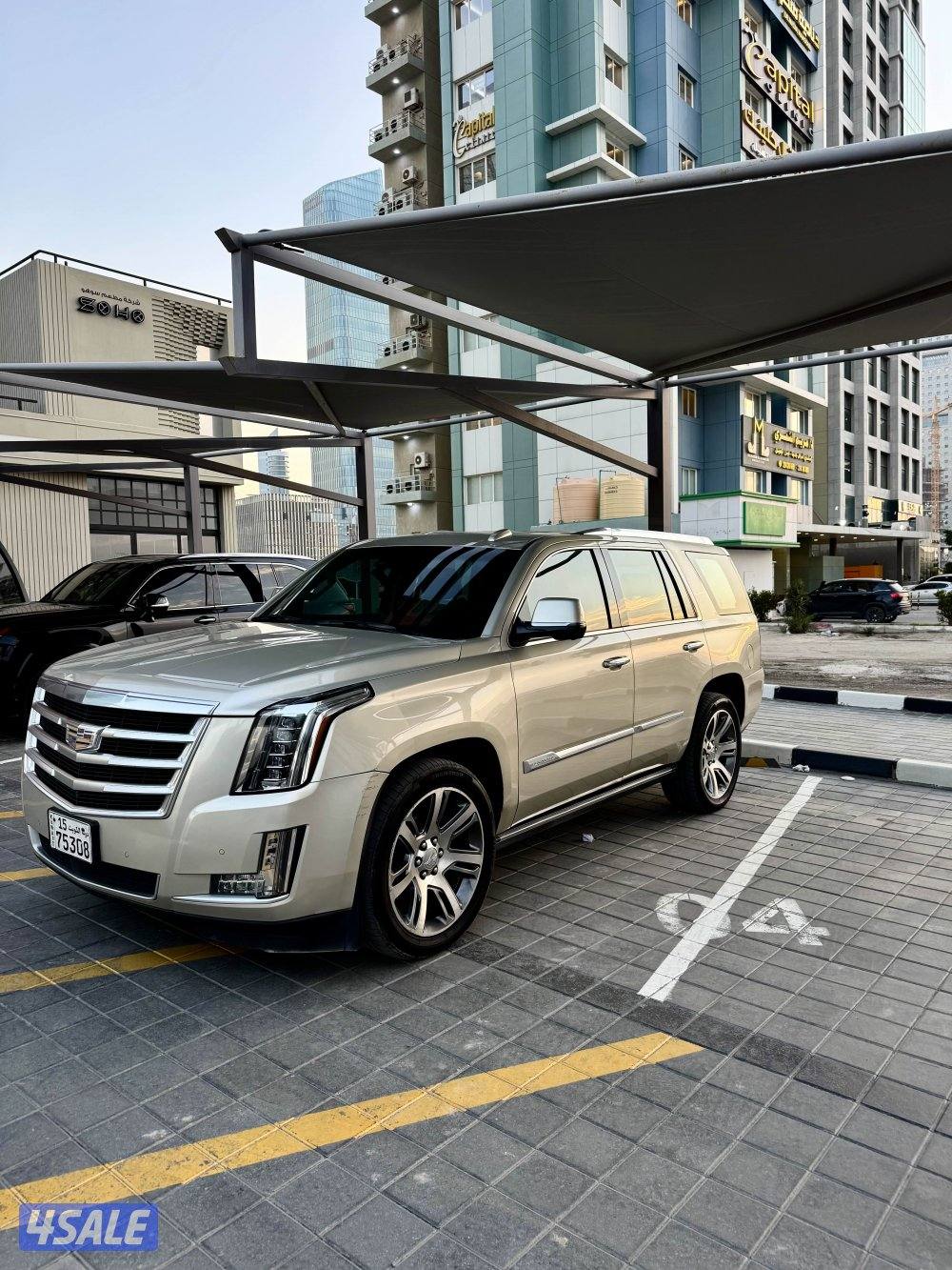 بيعه سريعه اسكاليد بريميوم 2016 وارد الغانم 8 غيارقمة بالنظافة دبل قير3