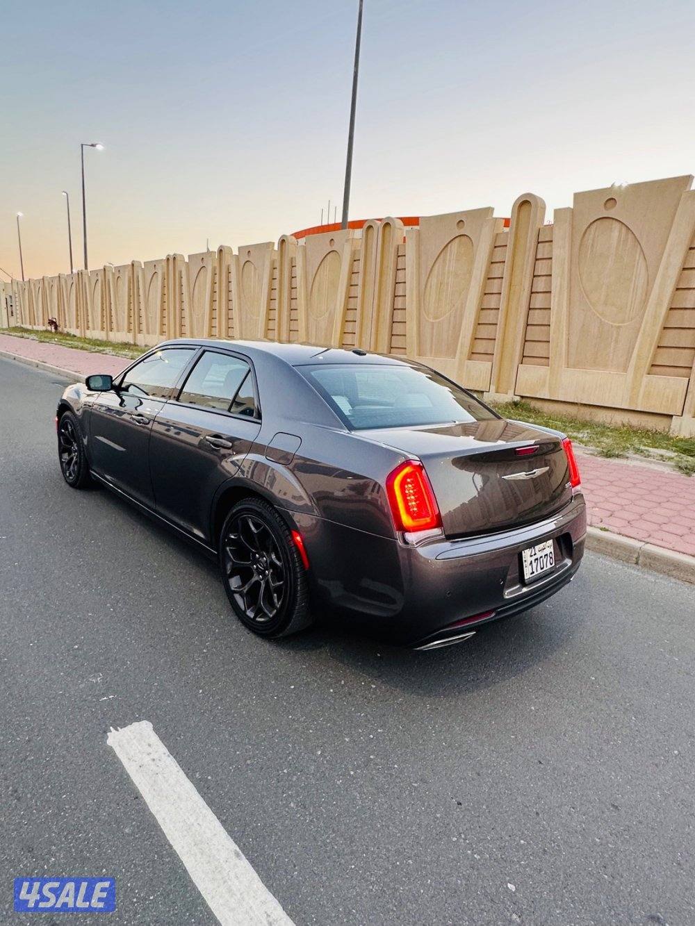 🚘 كرايزلر S300 موديل 20226