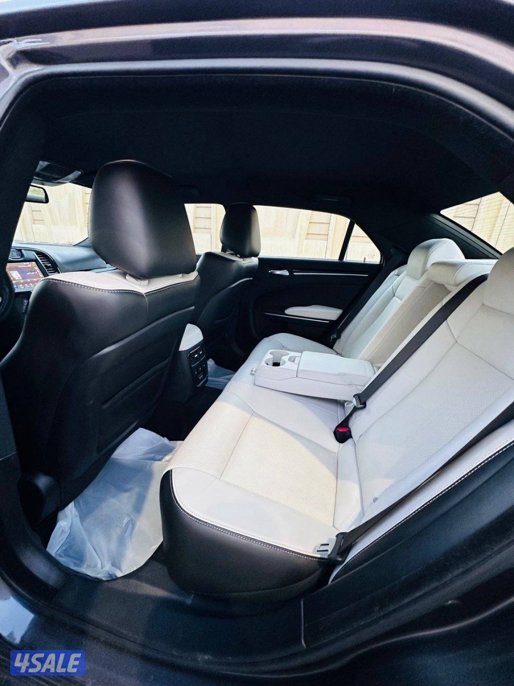 🚘 كرايزلر S300 موديل 20229